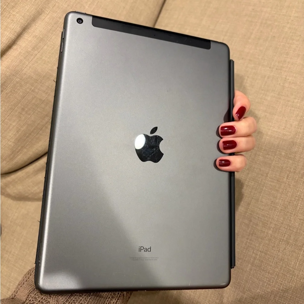 Apple Tablet - Sleek Gray Finish